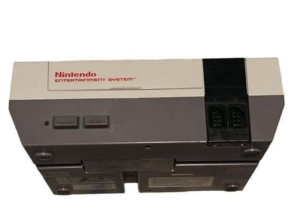 Nintendo Entertainment System NES Console